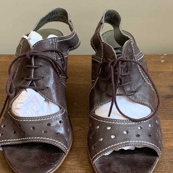 Fidji High Heel Brown Leather Sandals (open toe sling backs) - Picture 4 of 7